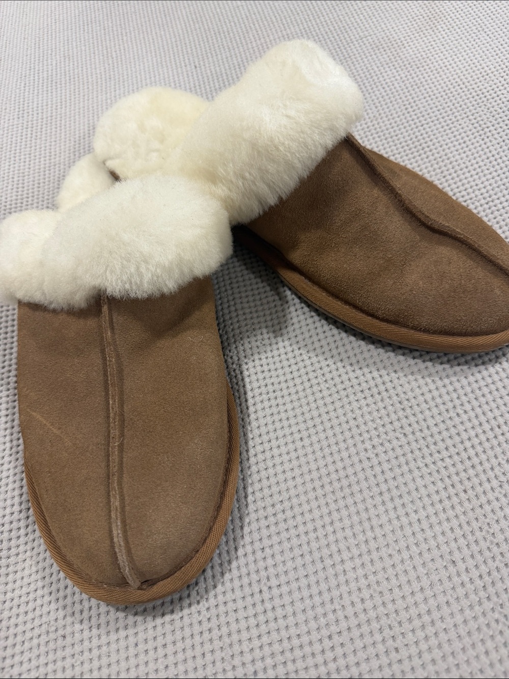 Women’s Faux-Shearling Mule Slippers in Chestnut with Cream Cuff